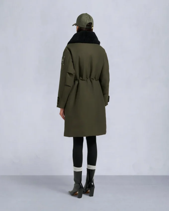 Originele stormjas met schapenvachtrand