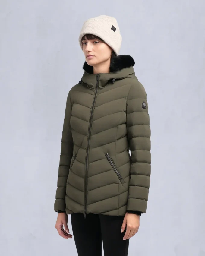 Roselawn jasje met schapenvachtrand